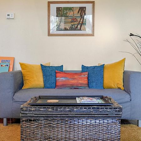 Villa Wine-Dine-Sunshine Cozy Flat In The Heart Of Dtsp Sankt Petersburg Exterior foto