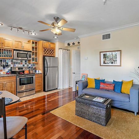 Villa Wine-Dine-Sunshine Cozy Flat In The Heart Of Dtsp Sankt Petersburg Exterior foto