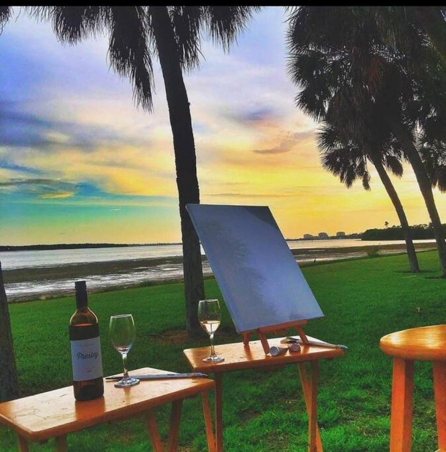 Villa Wine-Dine-Sunshine Cozy Flat In The Heart Of Dtsp Sankt Petersburg Exterior foto