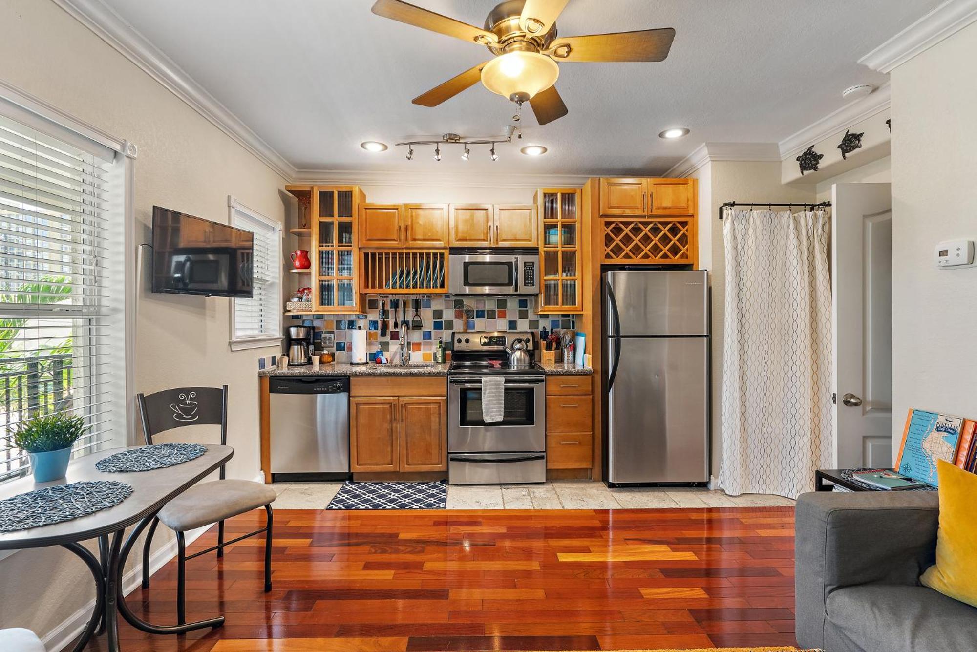 Villa Wine-Dine-Sunshine Cozy Flat In The Heart Of Dtsp Sankt Petersburg Exterior foto