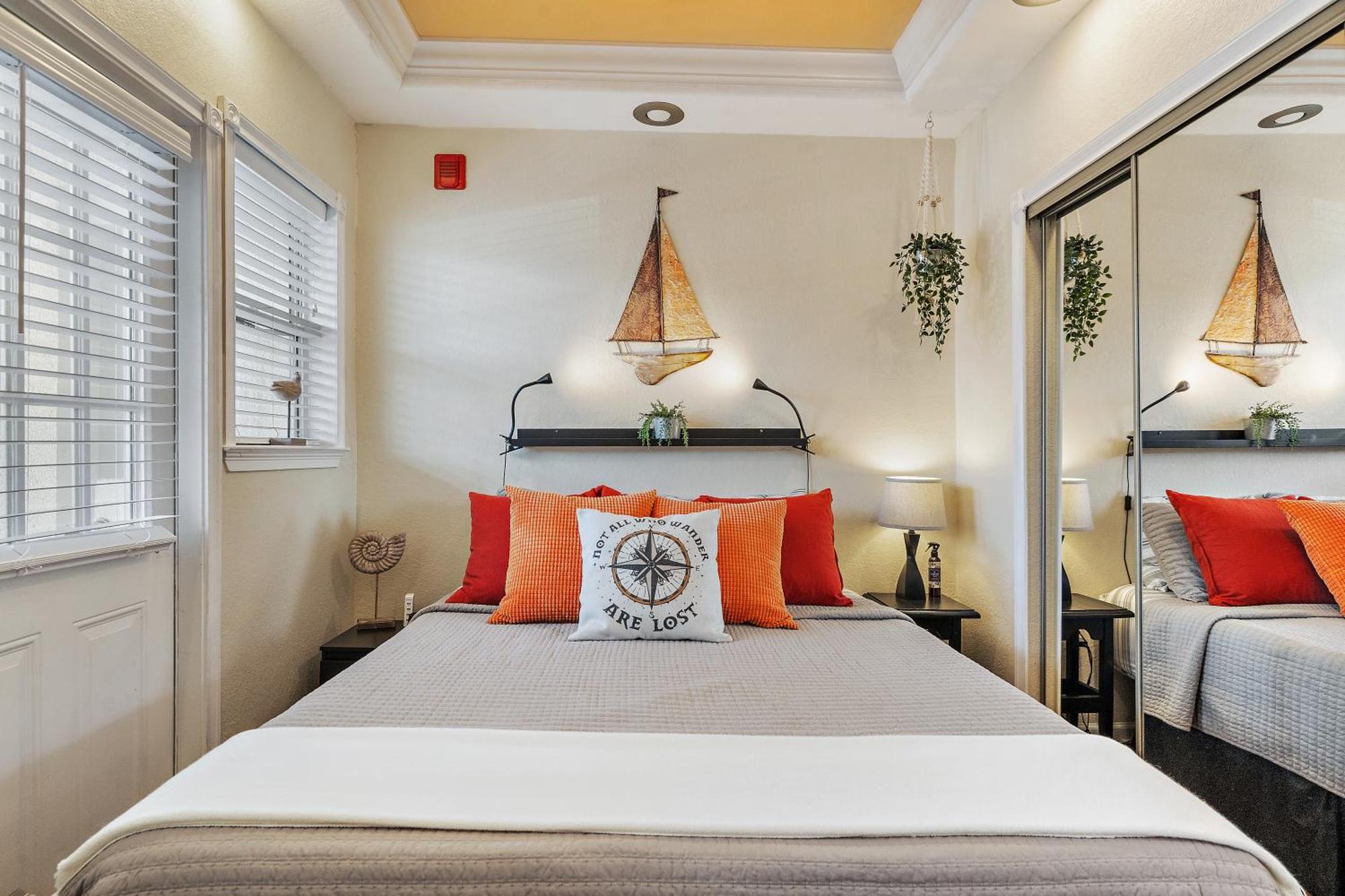 Villa Wine-Dine-Sunshine Cozy Flat In The Heart Of Dtsp Sankt Petersburg Exterior foto